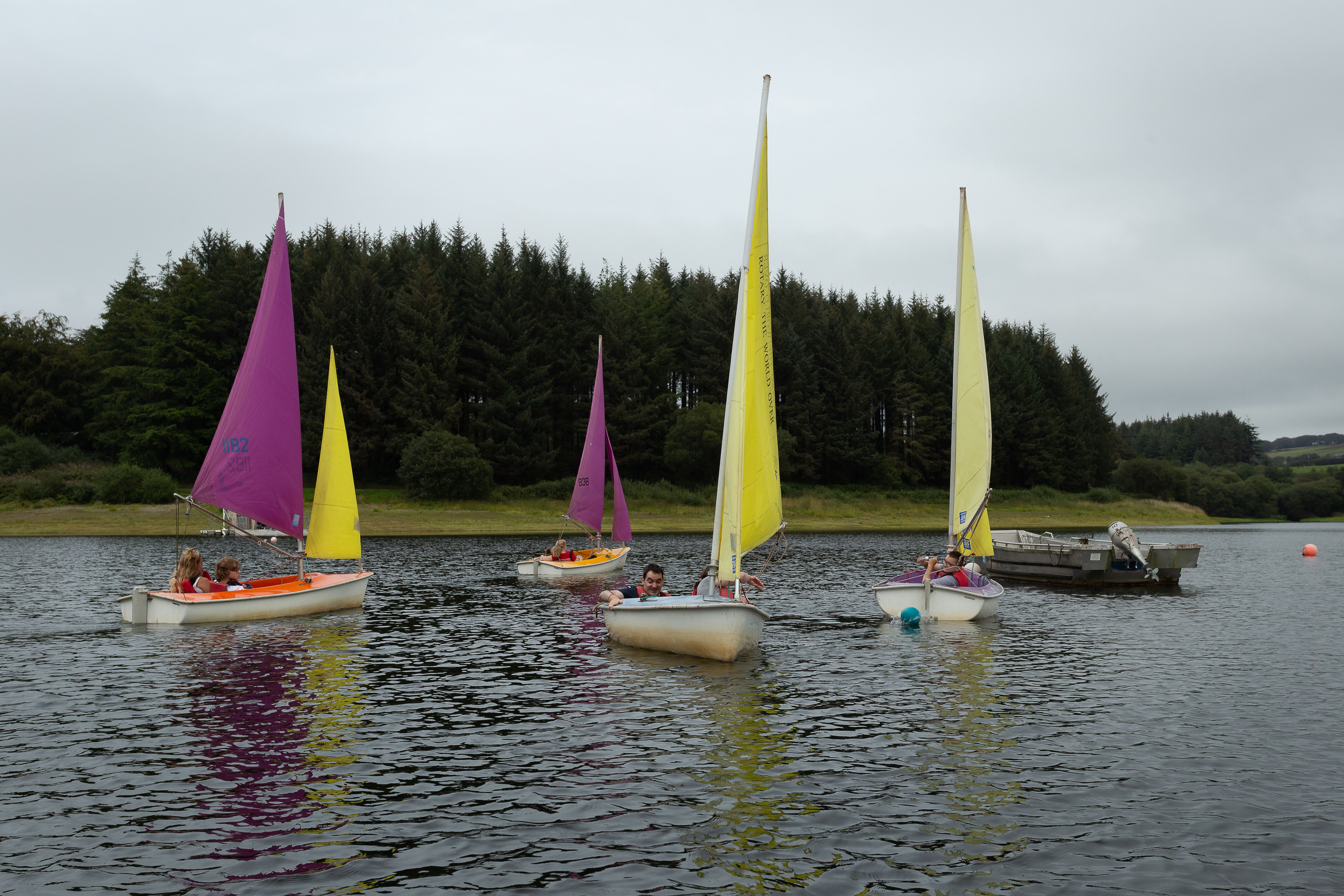 Calvert Exmoor guests sailing on the reservoir